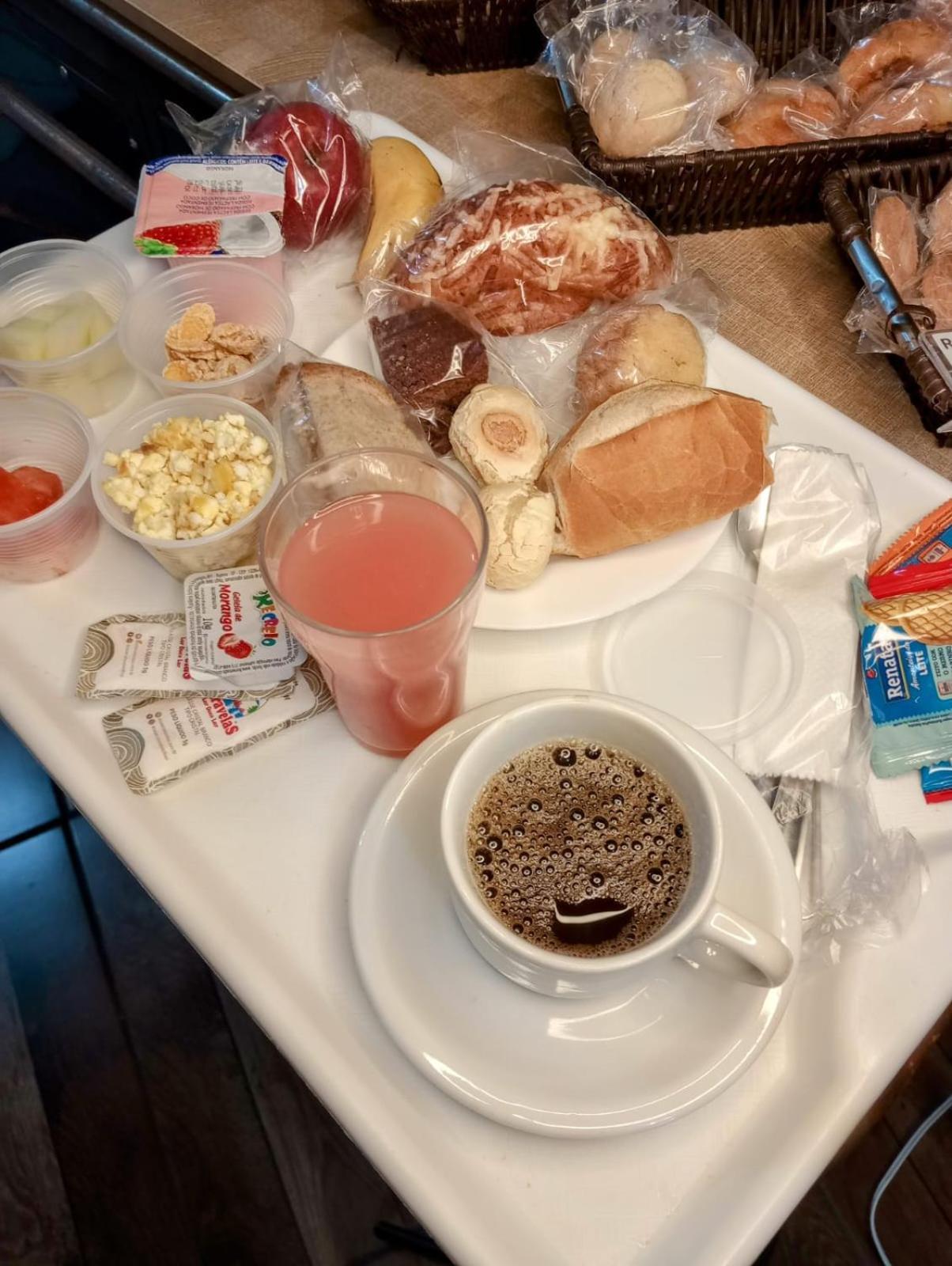 Calabreza Hotel E Restaurante Трес-Корасойнс Экстерьер фото