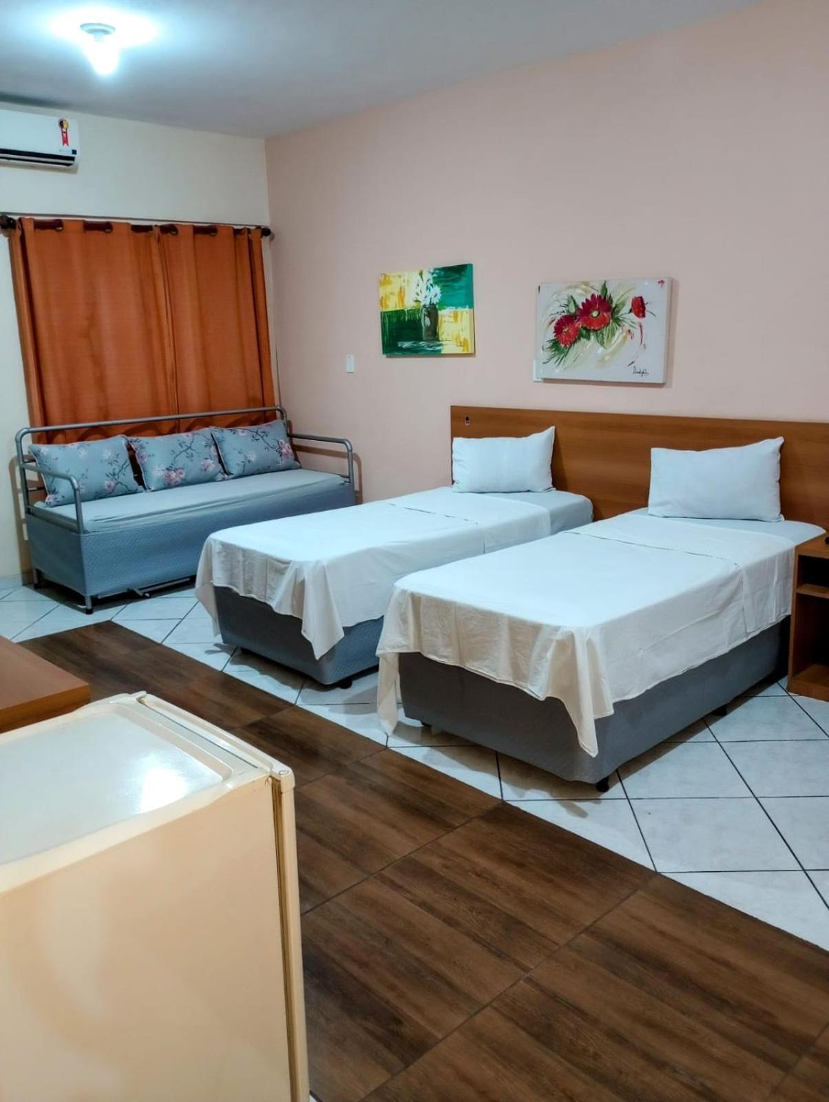 Calabreza Hotel E Restaurante Трес-Корасойнс Экстерьер фото