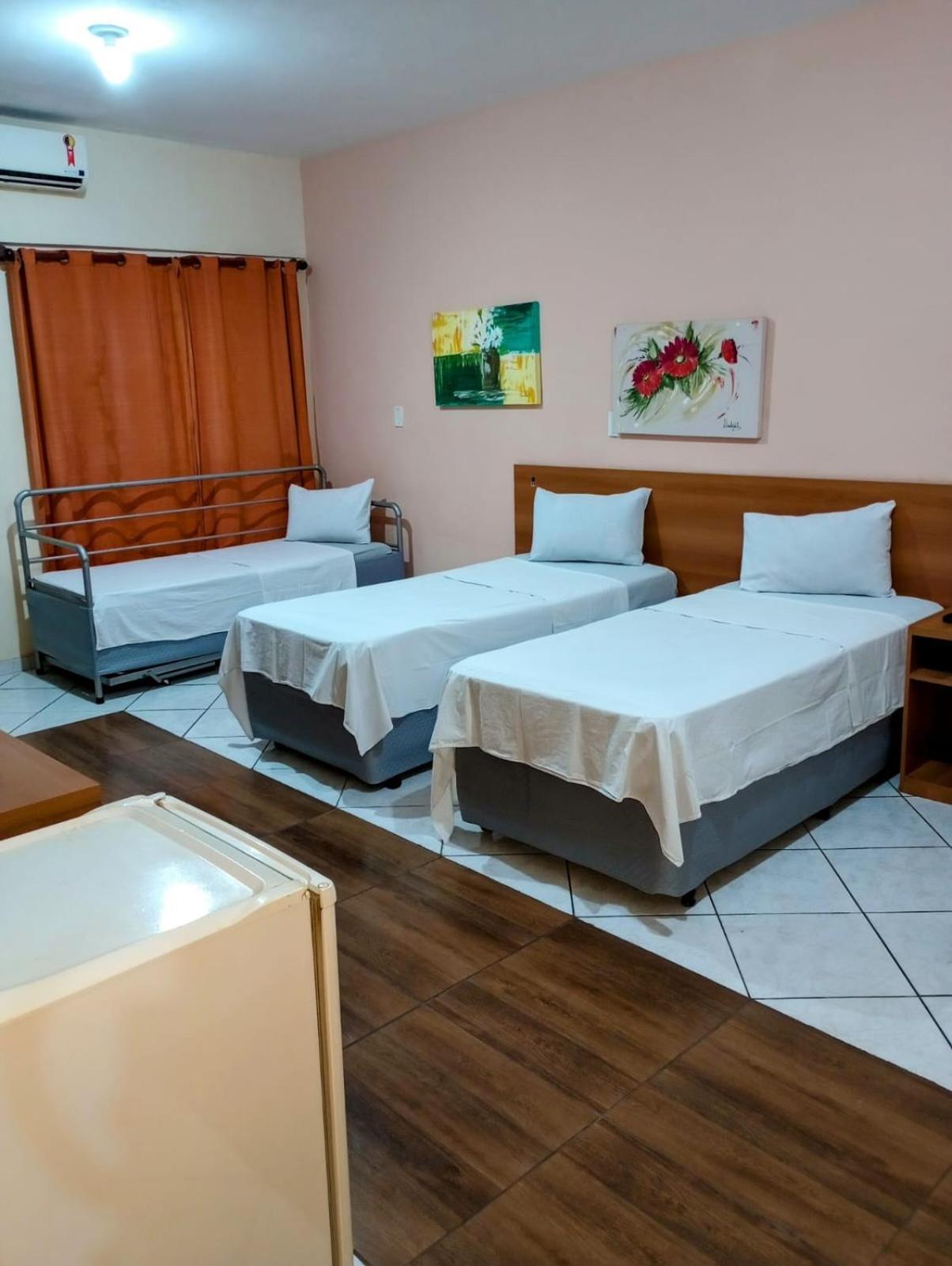 Calabreza Hotel E Restaurante Трес-Корасойнс Экстерьер фото